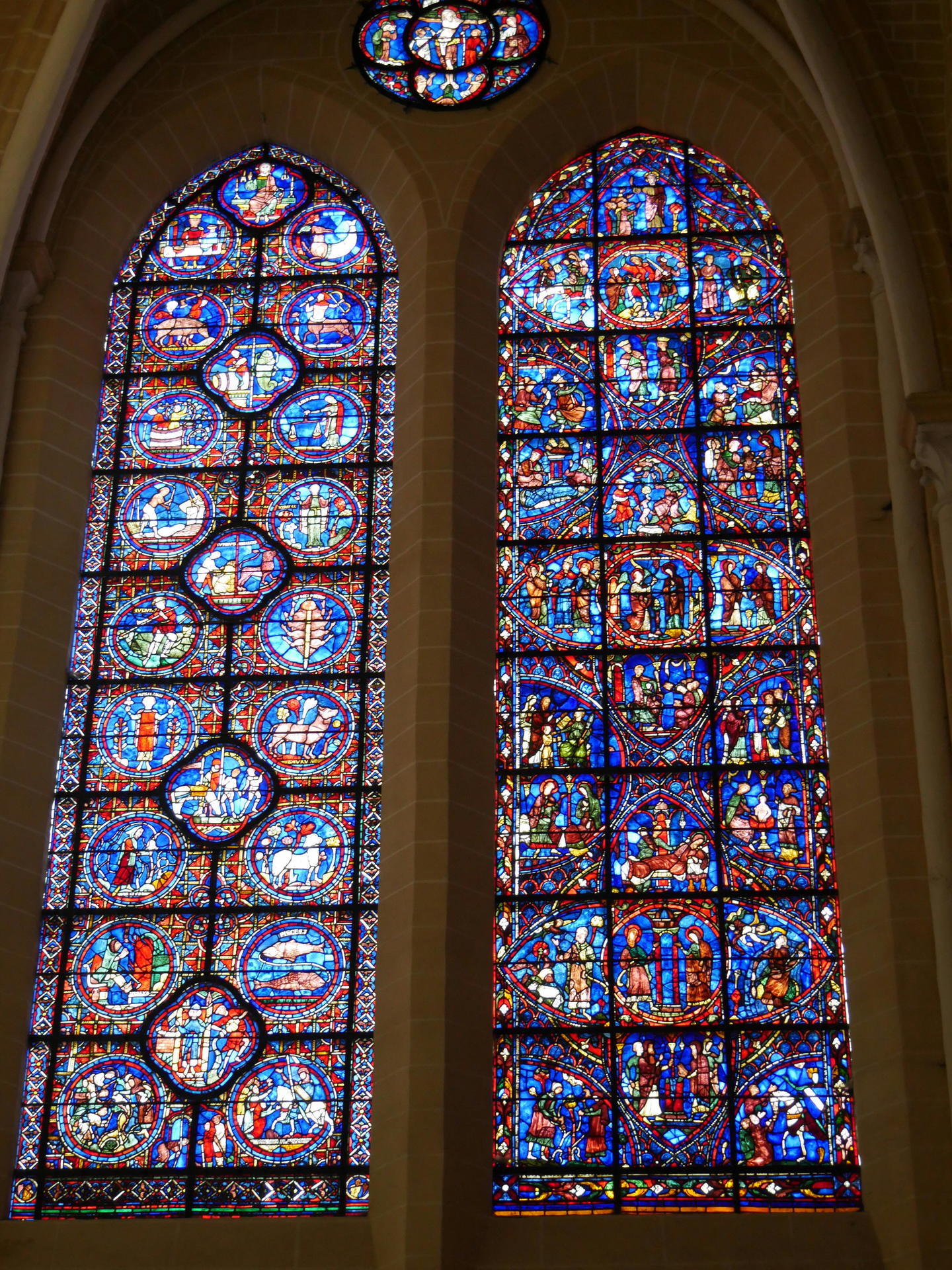 サンタ・マリア・マイオール・デ・リシュボア大聖堂 ヴィンテージ ステンドグラス サンタ・マリア・マイオール・デ・リシュボア大聖堂 ヴィンテージ