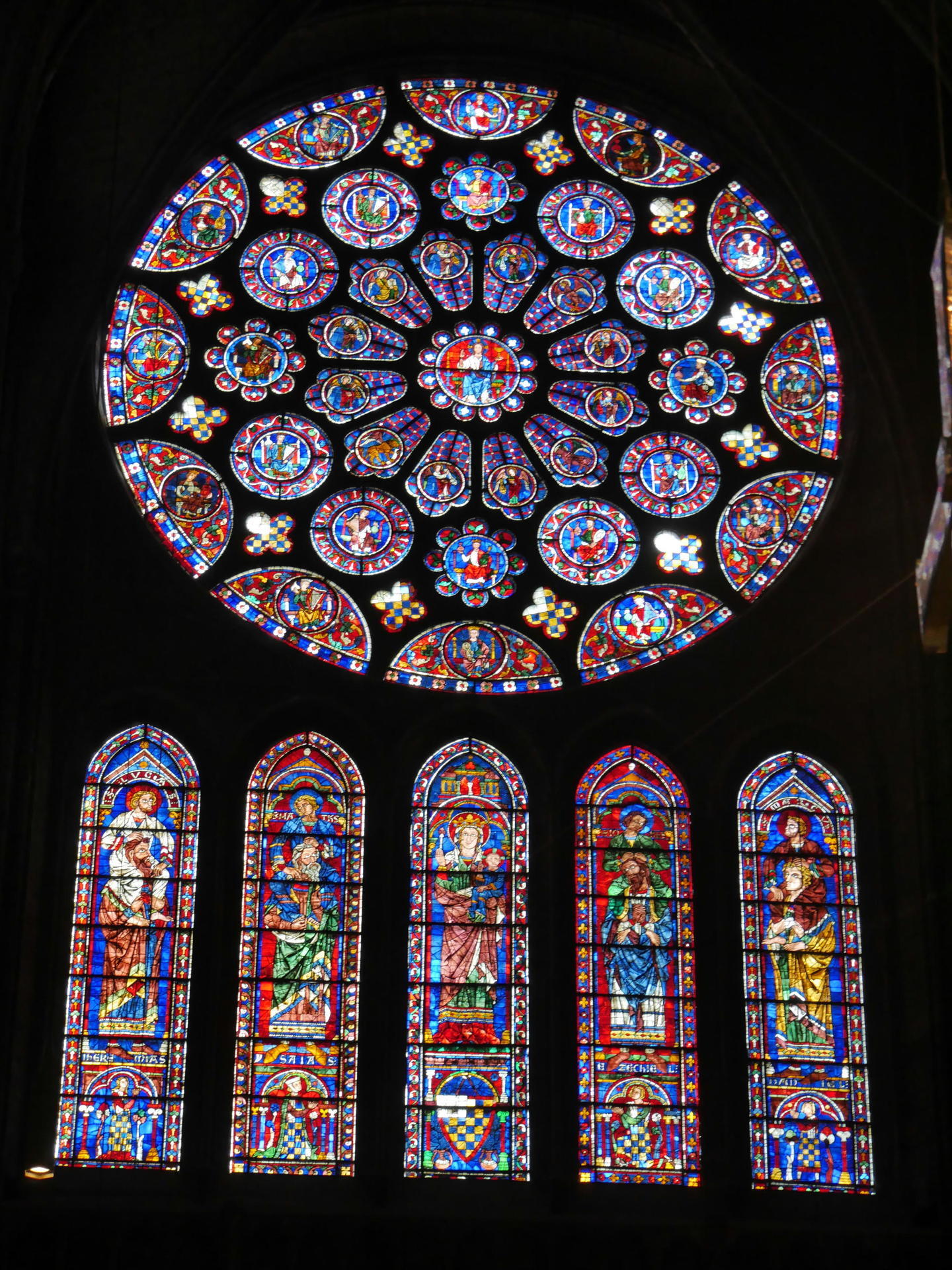 シャルトル大聖堂のステンドグラス: リタイヤ親父フランス一人旅